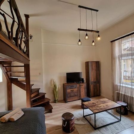 Vintage Apartman In City Center Miskolc Eksteriør billede